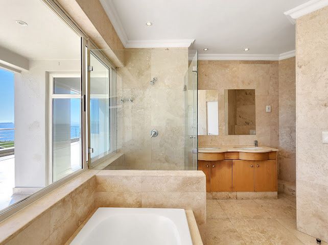 To Let 3 Bedroom Property for Rent in Mouille Point Western Cape